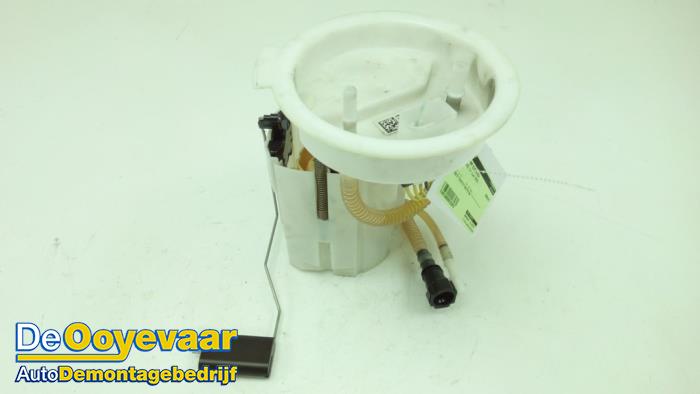 Usagé Pompe d'injection BMW 2 serie Gran Tourer (F46) 218d 2.0 TwinPower Turbo 16V Prix € 59,99 Règlement à la marge proposé par Autodemontagebedrijf De Ooyevaar