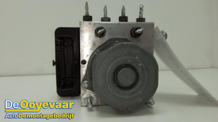 Begagnade ABS-pump Smart Forfour (453) 1.0 12V Pris € 14,99 Marginaltabell erbjuds av Autodemontagebedrijf De Ooyevaar