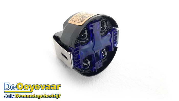 Begagnade Regnsensor Mercedes E (R207) E-200 CGI 16V BlueEfficiency Pris € 9,99 Marginaltabell erbjuds av Autodemontagebedrijf De Ooyevaar