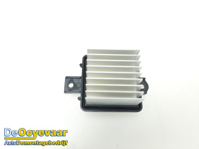 Heater resistor from a Mitsubishi L-200 2.2 DI-D 4WD 2020