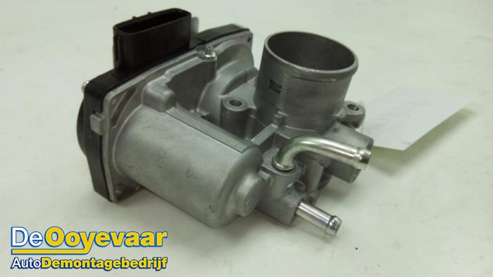 Throttle body from a Mitsubishi Space Star (A0) 1.2 12V 2020