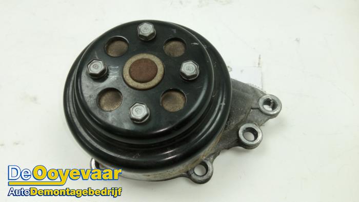 Usagé Pompe à eau Kia Picanto (TA) 1.0 12V Prix € 9,99 Règlement à la marge proposé par Autodemontagebedrijf De Ooyevaar