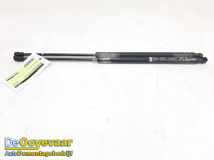 Set of tailgate gas struts from a Mitsubishi Space Star (A0) 1.2 12V 2020