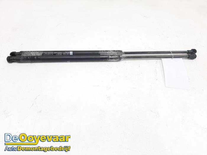 Set of tailgate gas struts from a Mitsubishi Space Star (A0) 1.2 12V 2020