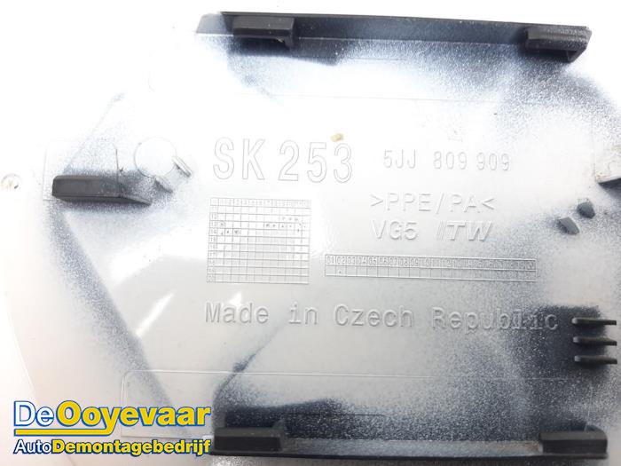 Tank cap cover from a Skoda Rapid 1.2 TSI 2014