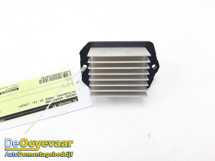 Heater resistor from a Mitsubishi Space Star (A0) 1.2 12V 2020