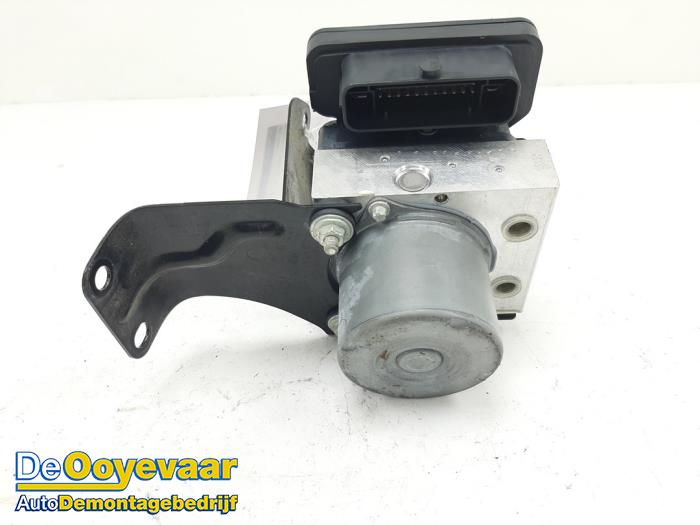 Gebrauchte ABS Pumpe Mitsubishi Space Star (A0) 1.2 12V Preis € 69,99 Margenregelung angeboten von Autodemontagebedrijf De Ooyevaar