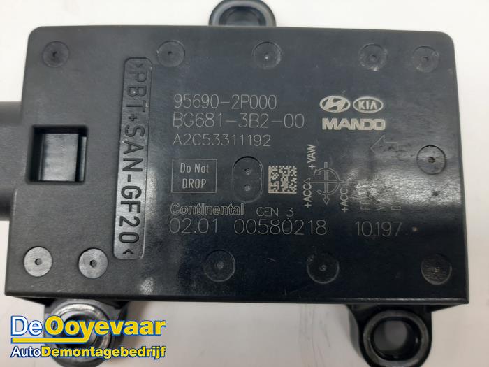 Anti-roll control sensor from a Hyundai iX35 (LM) 2.0 16V 2011