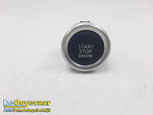 Usagé Commande start/stop Mitsubishi Space Star (A0) 1.2 12V Prix € 24,99 Règlement à la marge proposé par Autodemontagebedrijf De Ooyevaar