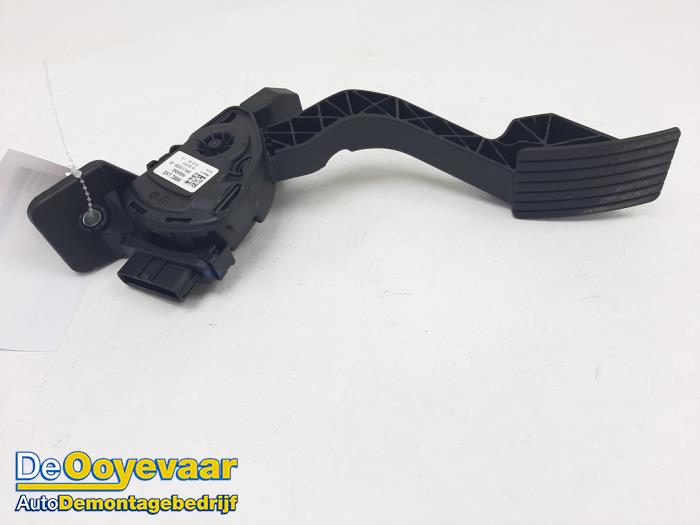 Accelerator pedal from a Mitsubishi Space Star (A0) 1.2 12V 2020