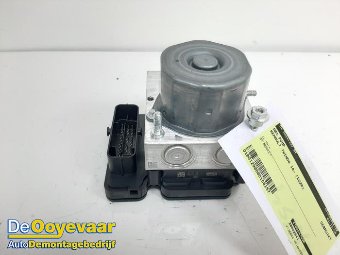 ABS pump from a Renault Twingo III (AH) 1.0 SCe 75 12V 2020