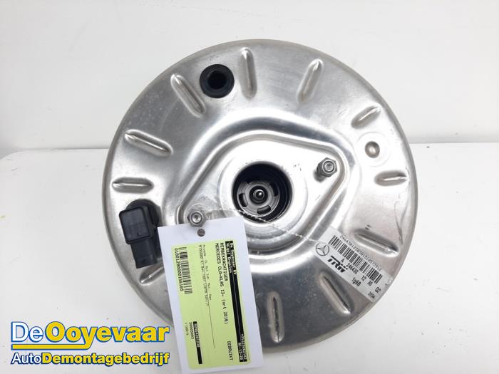 Usagé Servo frein Mercedes CLA (117.3) 2.0 CLA-45 AMG Turbo 16V Prix € 19,99 Règlement à la marge proposé par Autodemontagebedrijf De Ooyevaar