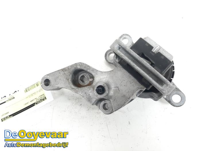 Used Engine mount Renault Talisman (RFDL) 1.7 Blue dCi 150 Price € 15,00 Margin scheme offered by Autodemontagebedrijf De Ooyevaar