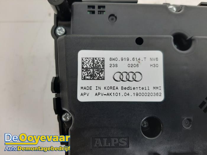 Przycisk I-Drive z Audi A4 Avant (B9) 2.0 40 TDI 16V Quattro 2018