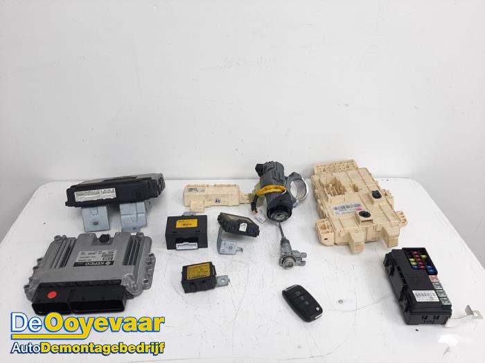 Used Ignition lock + computer Kia Soul II (PS) 1.6 GDI 16V Price € 149,99 Margin scheme offered by Autodemontagebedrijf De Ooyevaar