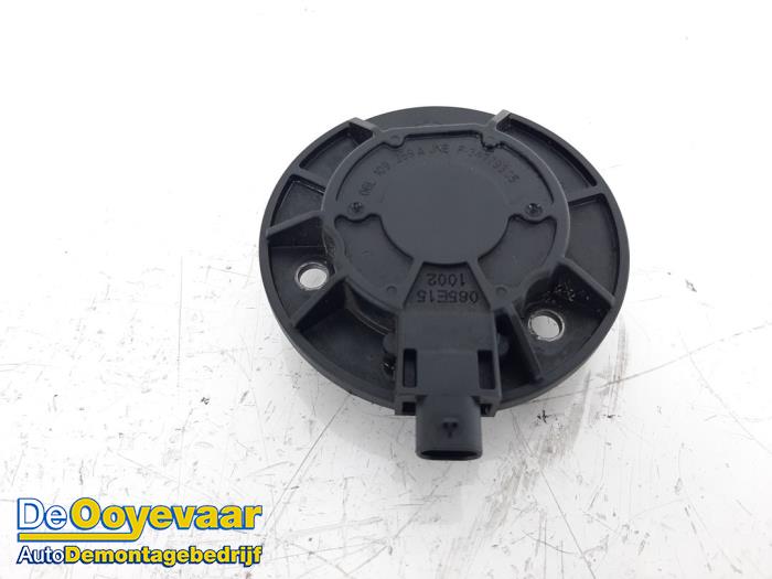 Gebrauchte Nockenwelle Sensor Volkswagen Golf VII (AUA) 2.0 R 4Motion 16V Preis € 9,99 Margenregelung angeboten von Autodemontagebedrijf De Ooyevaar