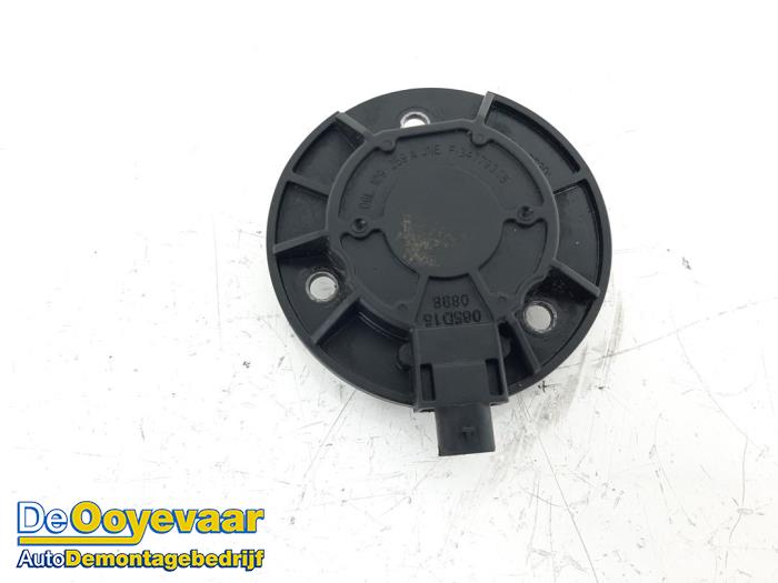 Gebrauchte Nockenwelle Sensor Volkswagen Golf VII (AUA) 2.0 R 4Motion 16V Preis € 9,99 Margenregelung angeboten von Autodemontagebedrijf De Ooyevaar