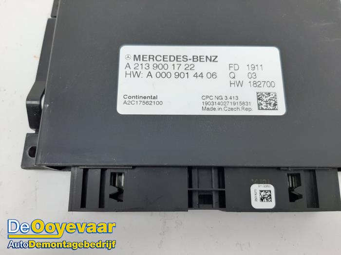 Ordenador de caja automática de un Mercedes-Benz CLA (118.3) 1.3 CLA-180 Turbo 16V 2020