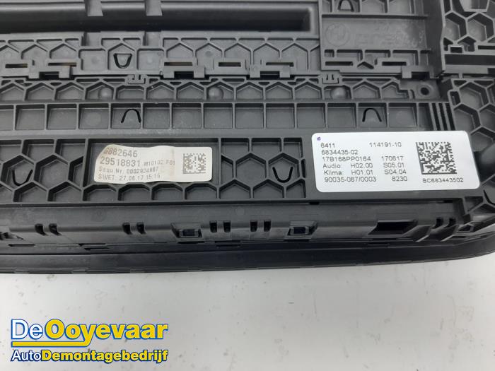 Panel de control de calefacción de un BMW 5 serie (G30) 530d xDrive 3.0 TwinPower Turbo 24V 2019