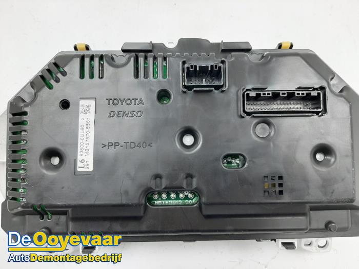 Stacyjka + sterownik z Toyota Yaris III (P13) 1.5 16V Hybrid 2016