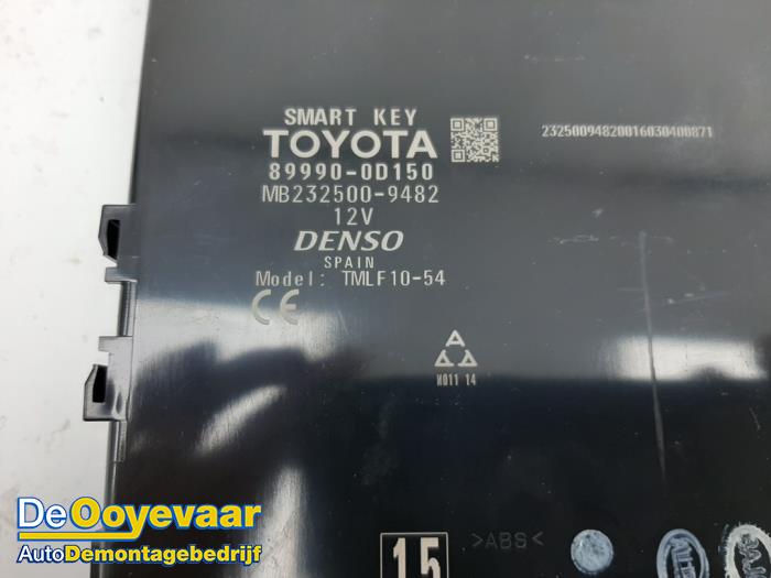 Stacyjka + sterownik z Toyota Yaris III (P13) 1.5 16V Hybrid 2016