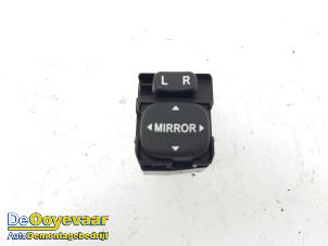 Used Mirror switch Toyota Yaris III (P13) 1.5 16V Hybrid Price € 9,99 Margin scheme offered by Autodemontagebedrijf De Ooyevaar