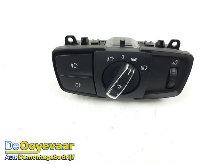 Light switch from a BMW 4 serie Gran Coupe (F36) 435d xDrive 3.0 24V 2018