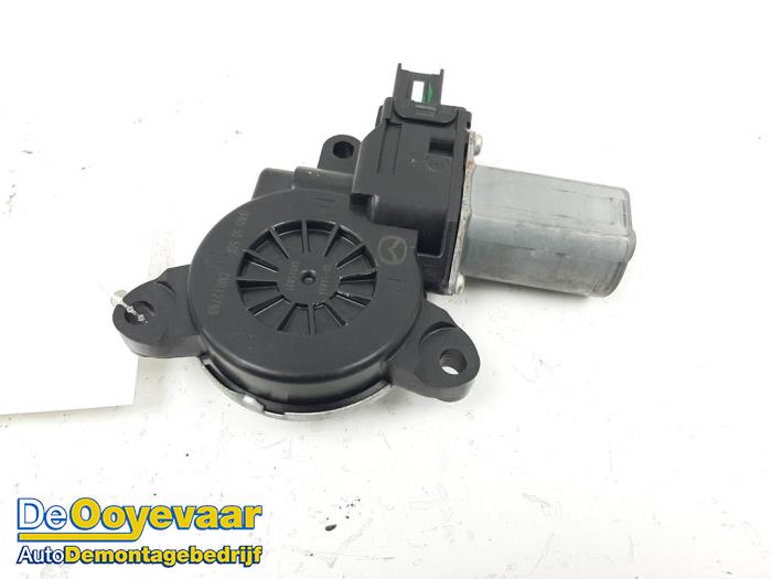 Usados Motor de ventanilla de puerta Mazda 3 (BM/BN) 2.0 SkyActiv-G 16V Precio € 15,00 Norma de margen ofrecido por Autodemontagebedrijf De Ooyevaar