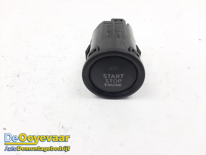 Start/stop switch from a Mazda 3 (BM/BN) 2.0 SkyActiv-G 16V 2016