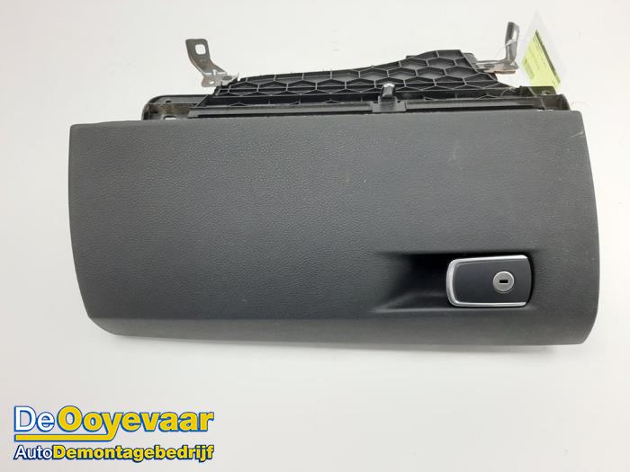 Begagnade Handskfack BMW 3 serie Touring (F31) 320d 2.0 16V EfficientDynamicsEdition Pris € 25,00 Marginaltabell erbjuds av Autodemontagebedrijf De Ooyevaar