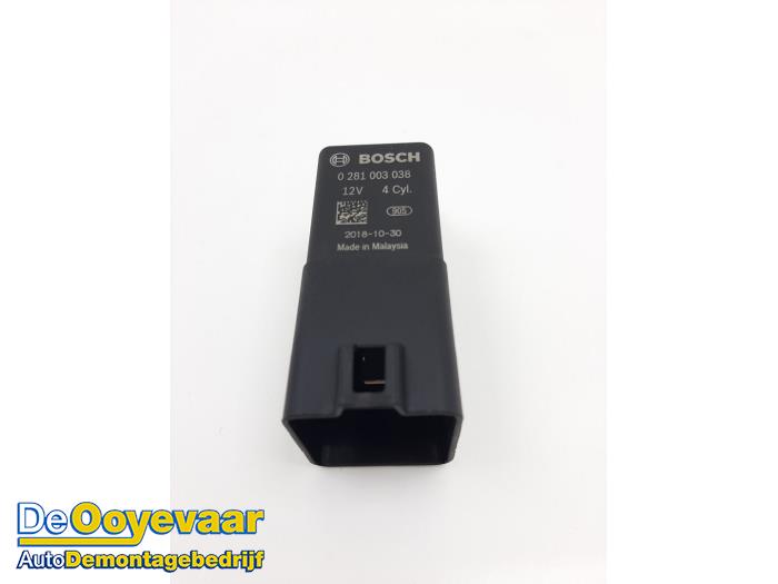 Glow plug relay Audi A4 Avant 2.0 TDI 16V 038907281D