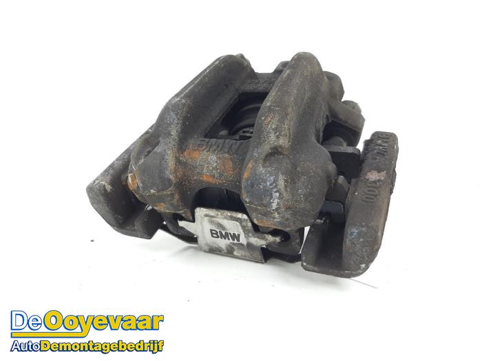 Rear brake calliper, right from a BMW 3 serie Touring (F31) 320d 2.0 16V EfficientDynamicsEdition 2013