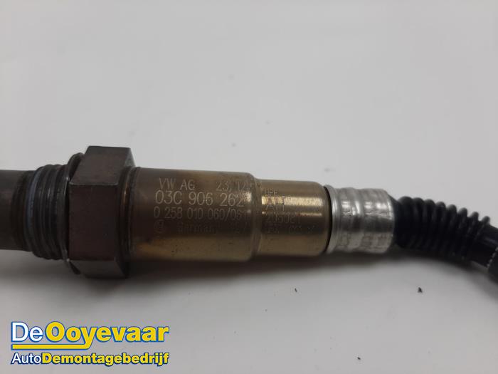 Lambda probe from a Volkswagen Touran (1T3) 1.4 16V TSI 140 2012
