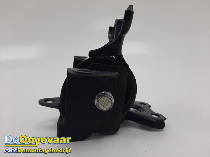 Used Engine mount Citroen C-Crosser 2.4 16V Price € 9,99 Margin scheme offered by Autodemontagebedrijf De Ooyevaar