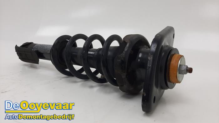 Rear shock absorber rod, left from a MINI Countryman (R60) 1.6 16V John Cooper Works 2014