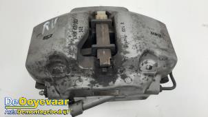 Usagé Etrier de frein (pince) avant droit BMW 5 serie (G30) 530d xDrive 3.0 TwinPower Turbo 24V Prix € 119,99 Règlement à la marge proposé par Autodemontagebedrijf De Ooyevaar
