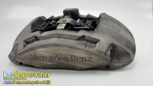 Used Front brake calliper, left Mercedes C (W205) C-220 2.2 CDI BlueTEC, C-220 d 16V Price € 119,99 Margin scheme offered by Autodemontagebedrijf De Ooyevaar