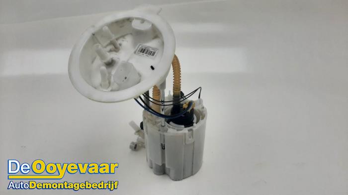 Gebrauchte Kraftstoffpumpe Elektrisch BMW 4 serie Gran Coupe (F36) 435d xDrive 3.0 24V Preis € 35,00 Margenregelung angeboten von Autodemontagebedrijf De Ooyevaar