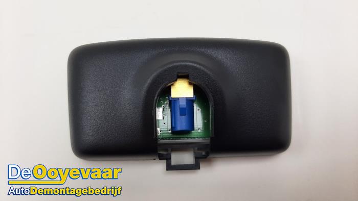Używane Antena GPS Ford Fiesta 6 (JA8) 1.0 SCI 12V 80 Cena € 9,99 Procedura marży oferowane przez Autodemontagebedrijf De Ooyevaar