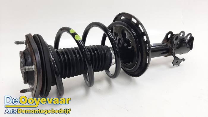 Front shock absorber rod, right from a Toyota RAV4 (A3) 2.2 D-CAT 16V 4x4 2007