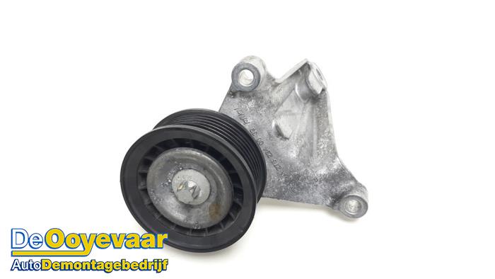Usados Rodillo tensor correa múltiple Mercedes E Estate (S213) E-400 3.5 V6 Turbo 4-Matic Precio € 15,00 Norma de margen ofrecido por Autodemontagebedrijf De Ooyevaar