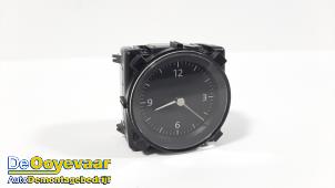 Used Clock Volkswagen Passat (3G2) 2.0 TDI 16V 150 Price € 14,99 Margin scheme offered by Autodemontagebedrijf De Ooyevaar