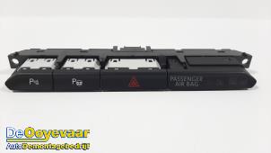Used Panic lighting switch Volkswagen Passat (3G2) 2.0 TDI 16V 150 Price € 19,99 Margin scheme offered by Autodemontagebedrijf De Ooyevaar