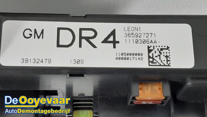 Fuse box from a Opel Zafira Tourer (P12) 1.6 CDTI 16V 136 2019
