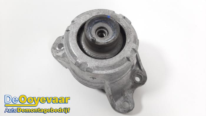 Usagé Support moteur Mercedes EQC (N293) 400 4-Matic 80 kWh Prix € 39,99 Règlement à la marge proposé par Autodemontagebedrijf De Ooyevaar
