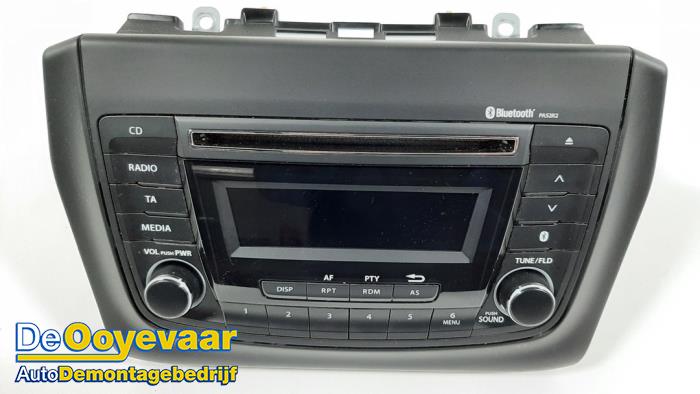 Radioodtwarzacz CD z Suzuki Swift (ZC/ZD) 1.2 Dual Jet 16V 2018