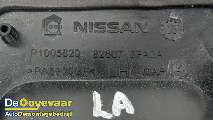 Rear door handle 4-door, left from a Nissan Micra (K14) 0.9 IG-T 12V 2018