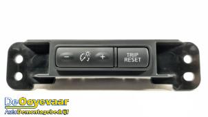 Used Cruise control switch Nissan Micra (K14) 0.9 IG-T 12V Price € 24,98 Margin scheme offered by Autodemontagebedrijf De Ooyevaar