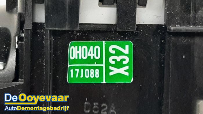 Richtungsanzeiger Schalter van een Peugeot 108 1.0 12V 2015