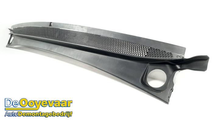 Cowl top grille from a Citroën C4 Grand Picasso (3A) 1.6 HDiF 115 2014